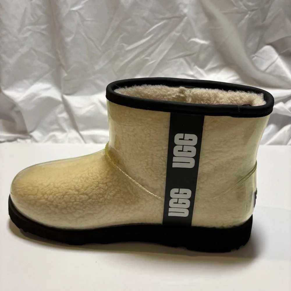 UGG Classic Clear Mini Kid‎ Size 6 Natural/Black Warm Waterproof 1112386K Modern